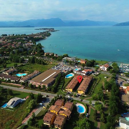 Artemide Apartment - A Soli 150M Dal Lago Di Garda Сірміоне Екстер'єр фото