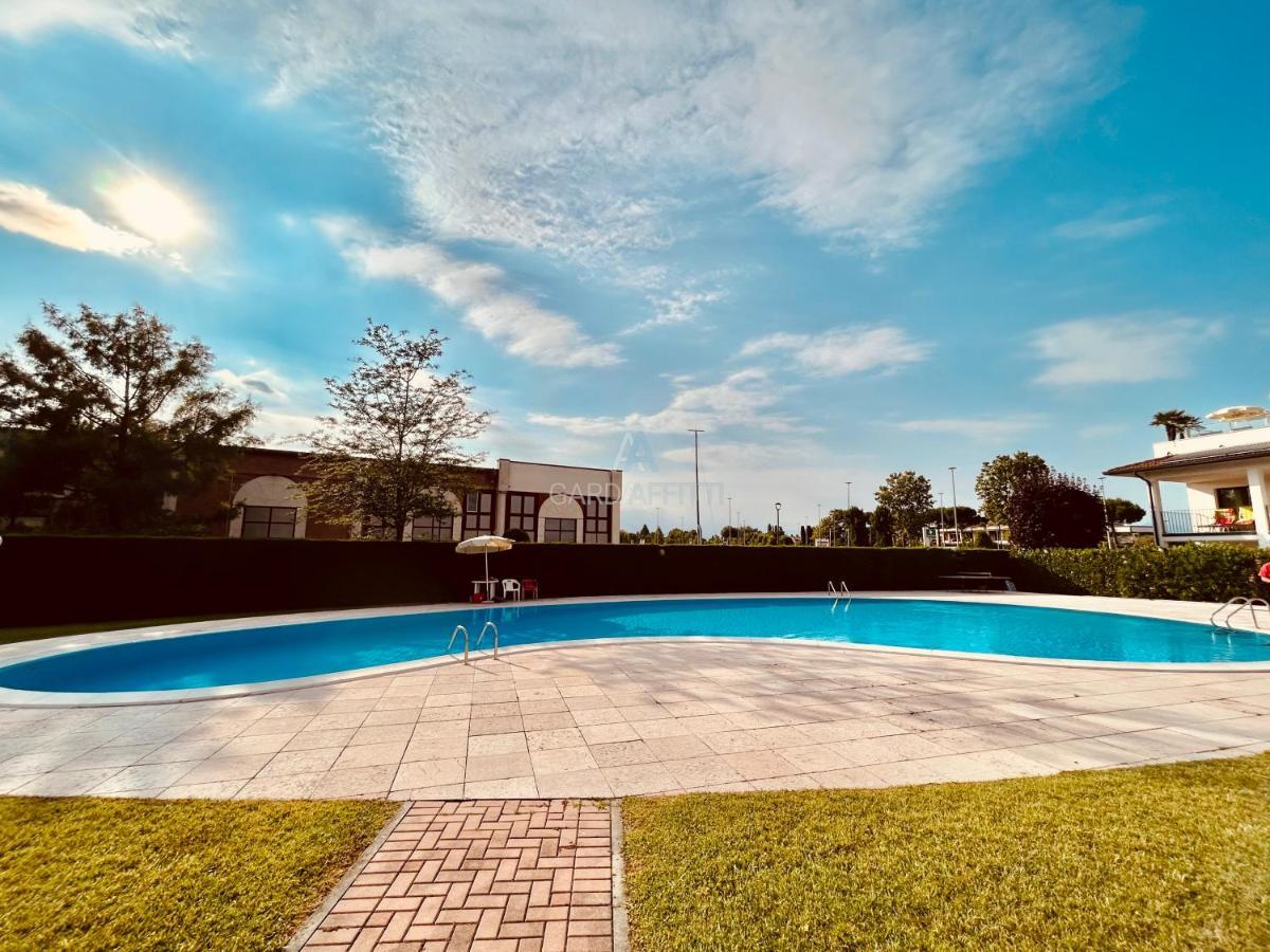 Artemide Apartment - A Soli 150M Dal Lago Di Garda Сірміоне Екстер'єр фото