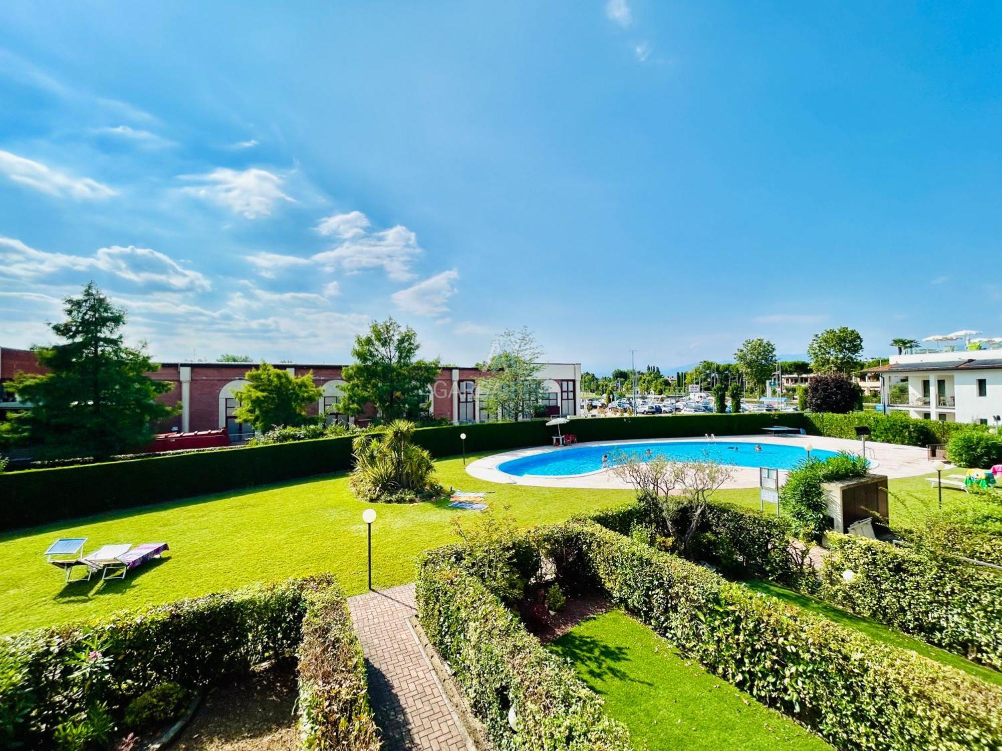 Artemide Apartment - A Soli 150M Dal Lago Di Garda Сірміоне Екстер'єр фото