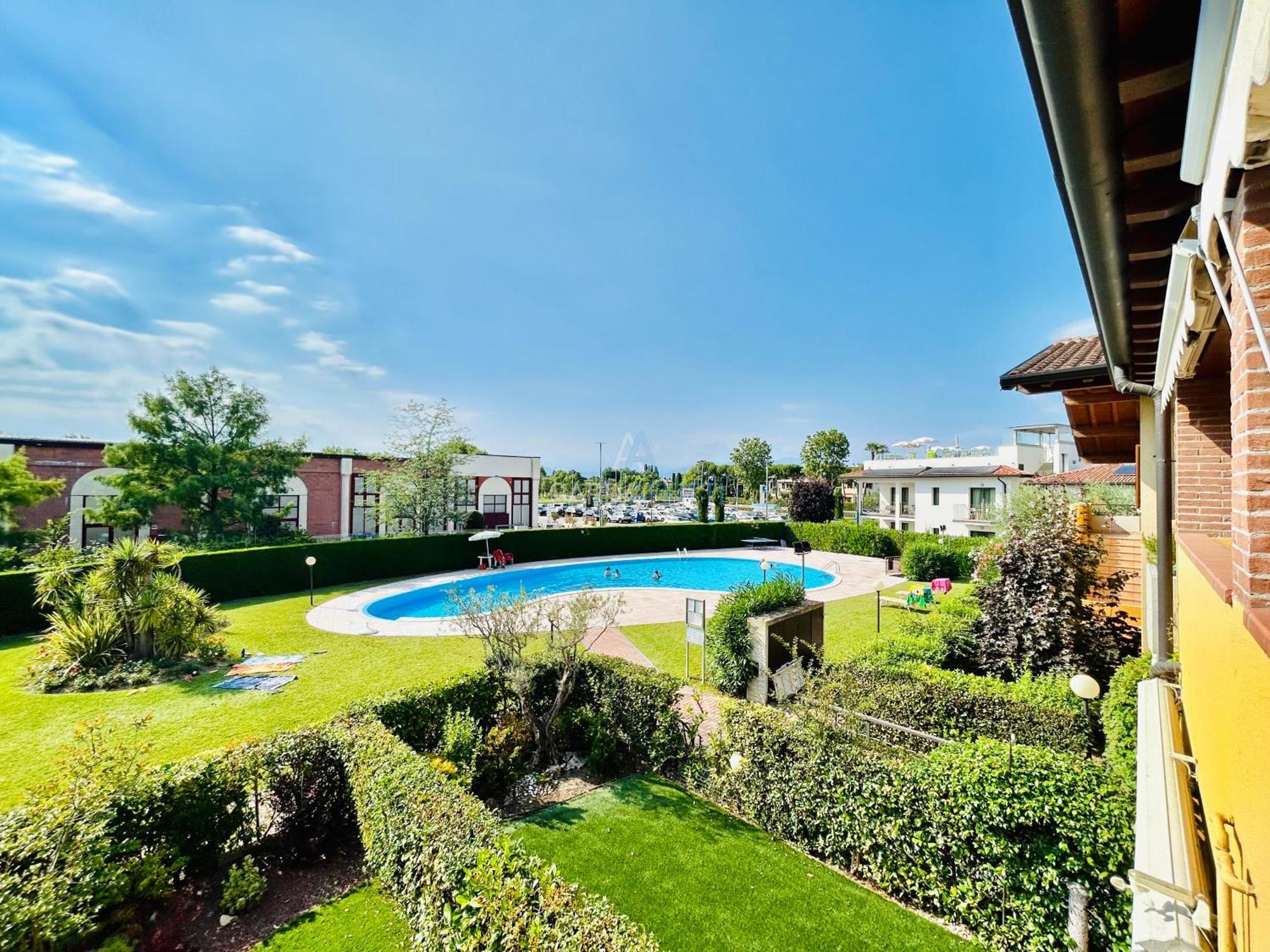 Artemide Apartment - A Soli 150M Dal Lago Di Garda Сірміоне Екстер'єр фото