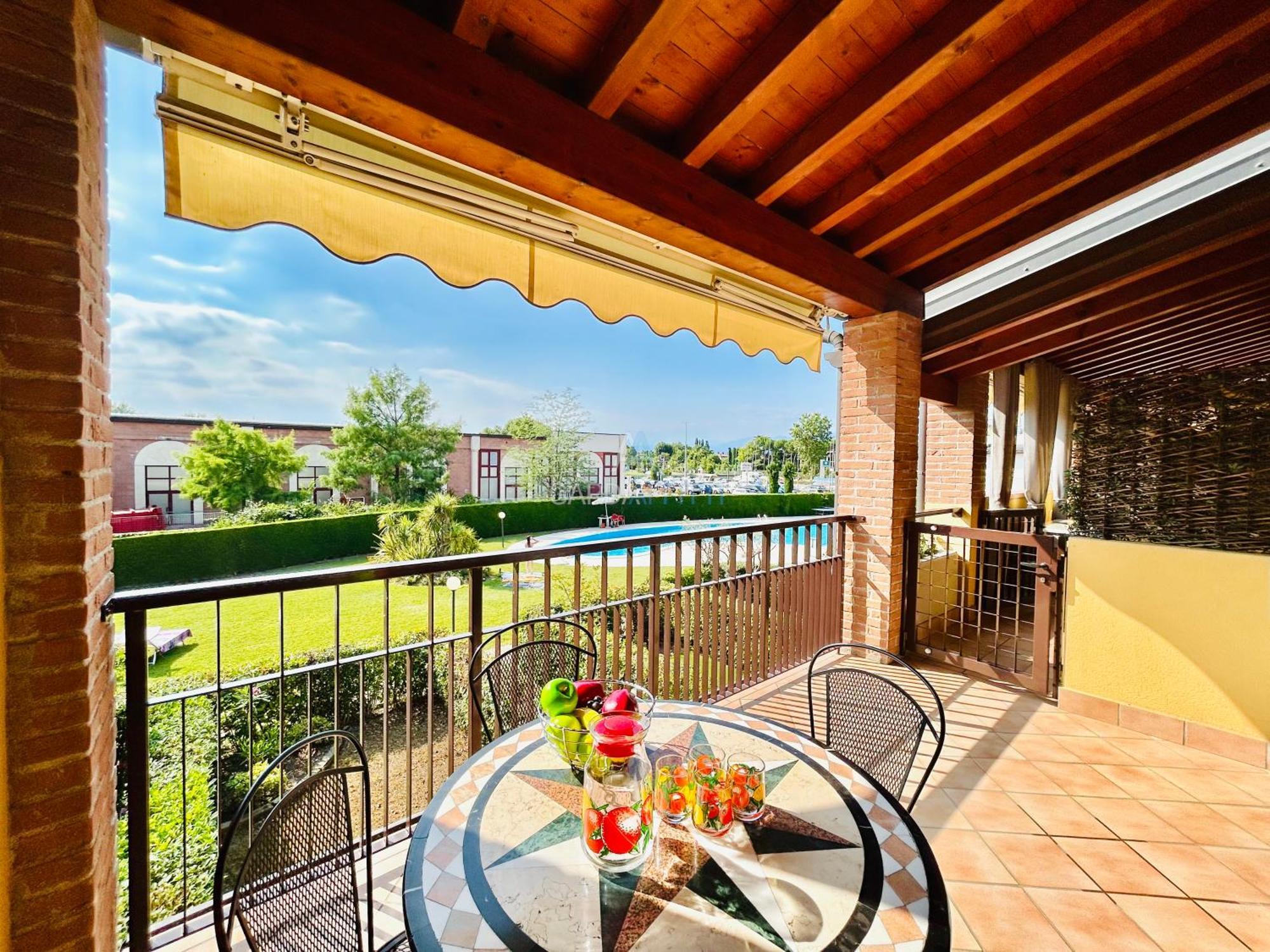 Artemide Apartment - A Soli 150M Dal Lago Di Garda Сірміоне Екстер'єр фото