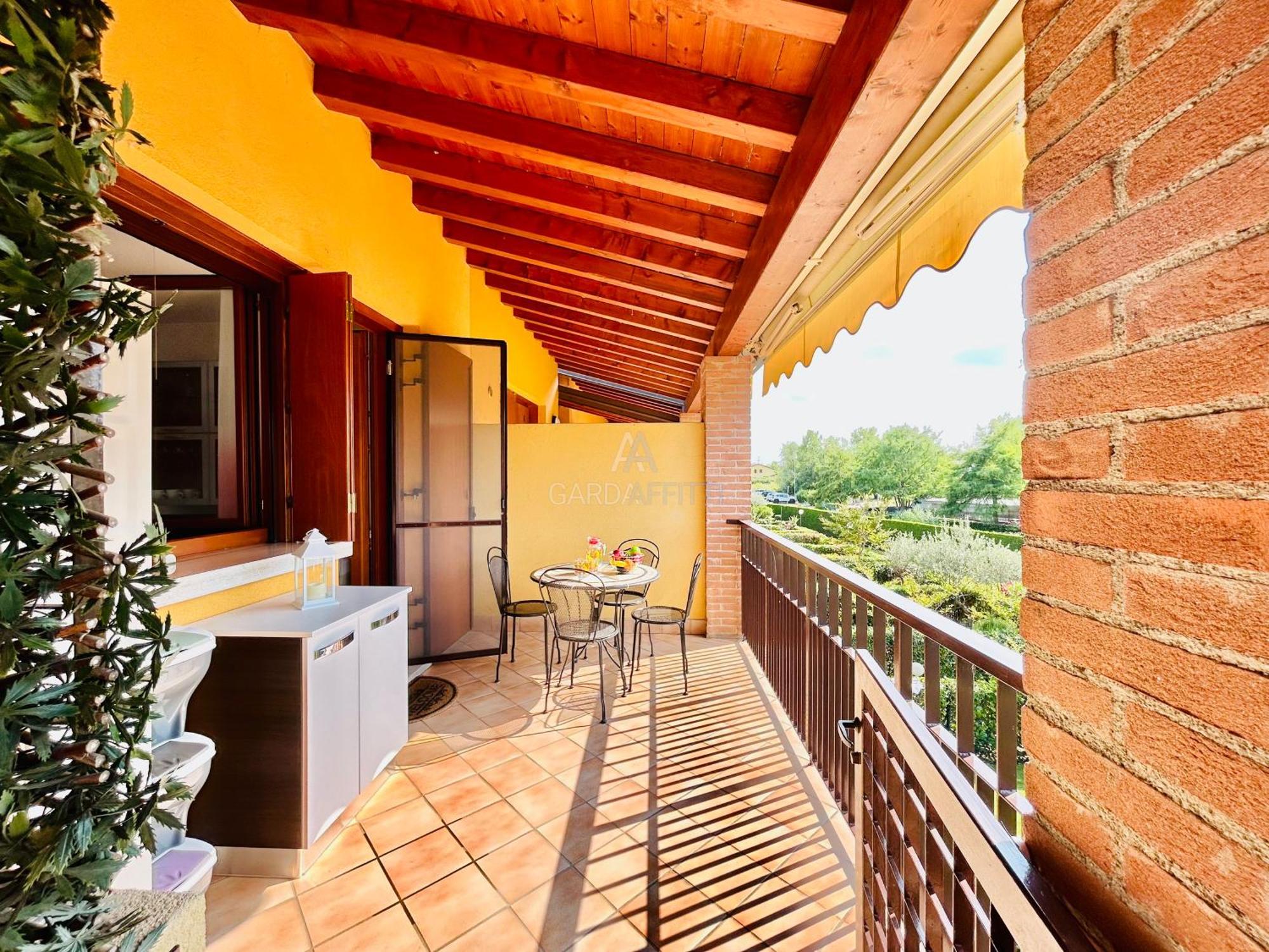Artemide Apartment - A Soli 150M Dal Lago Di Garda Сірміоне Екстер'єр фото