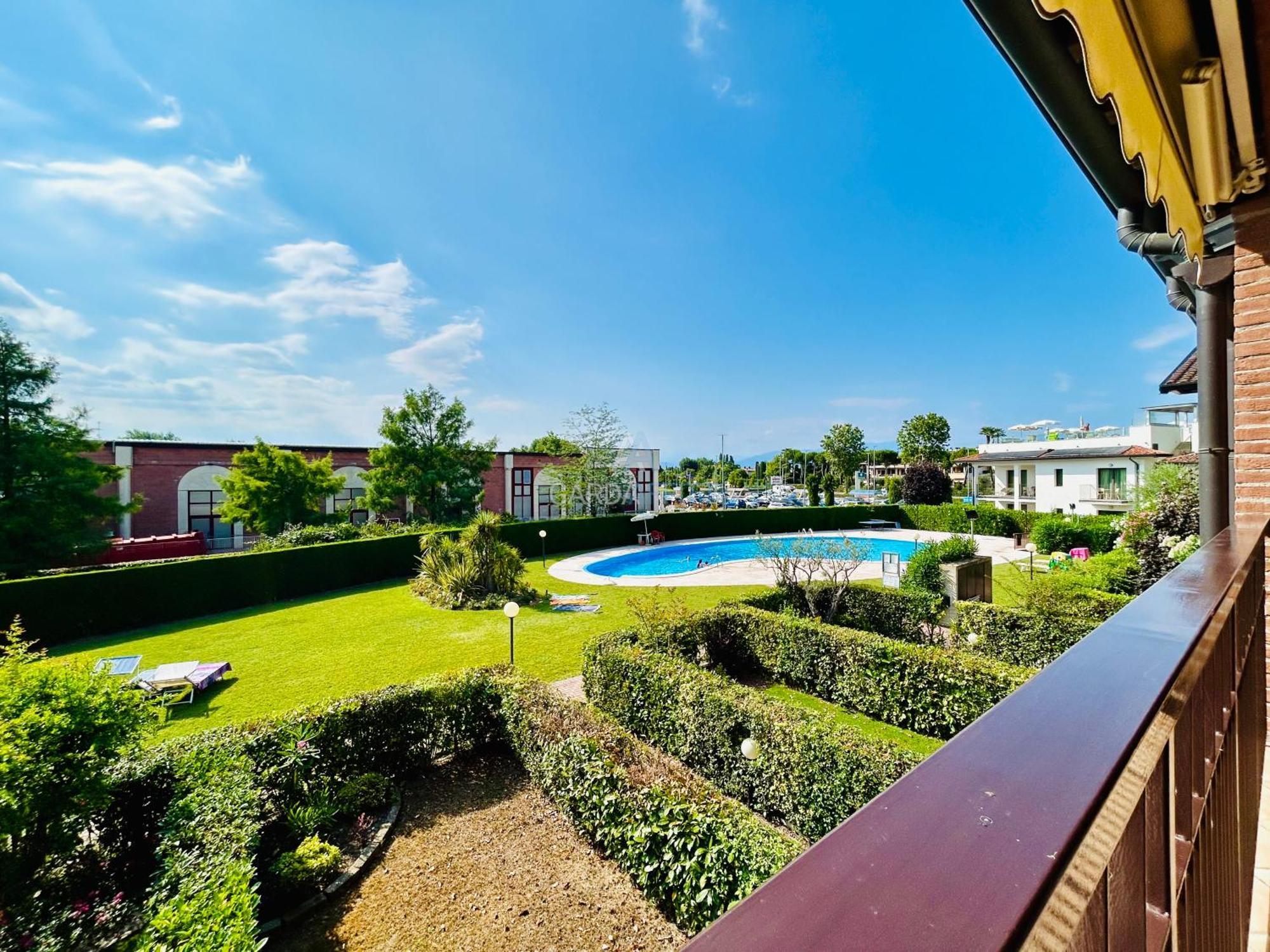 Artemide Apartment - A Soli 150M Dal Lago Di Garda Сірміоне Екстер'єр фото