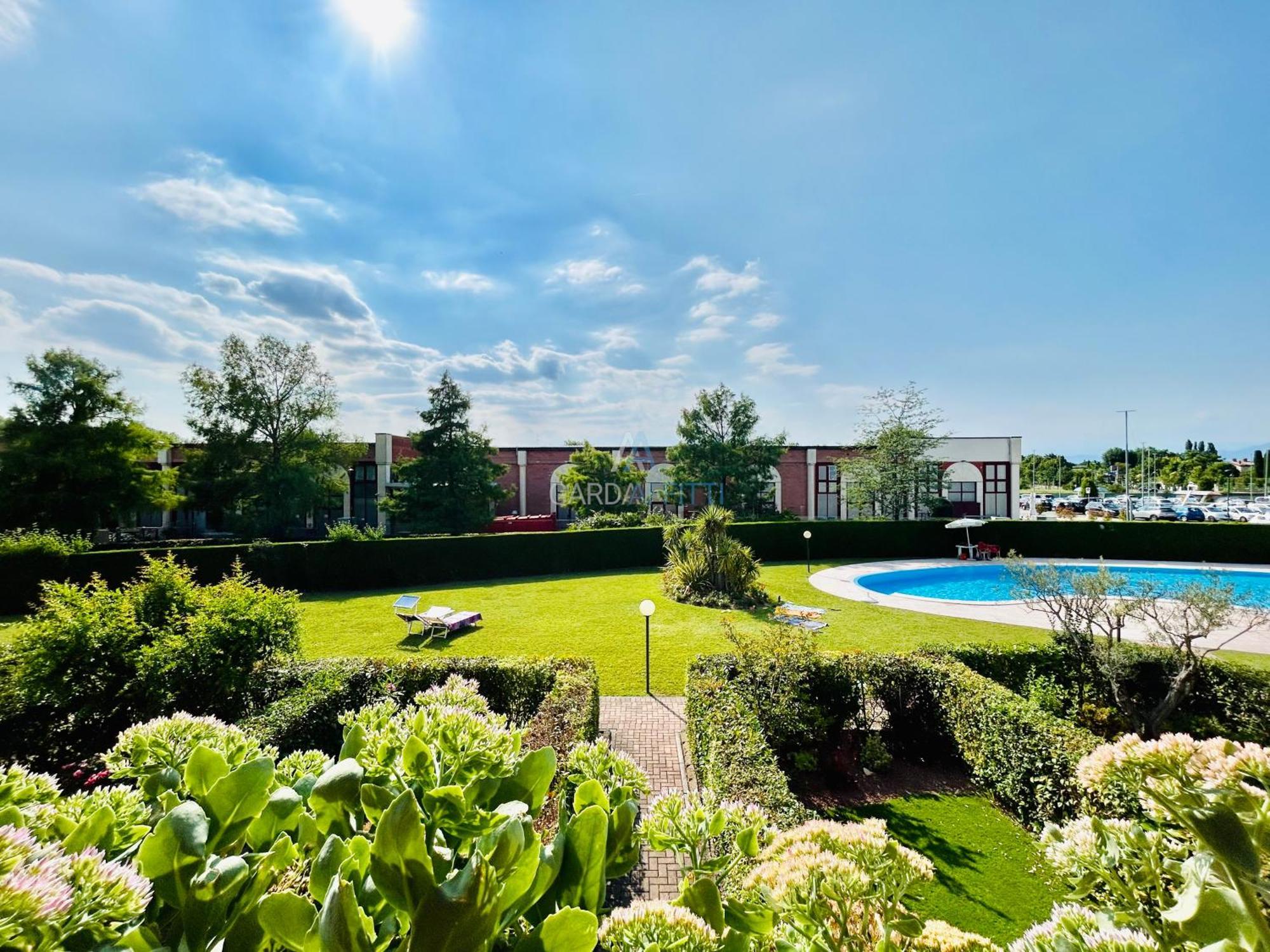 Artemide Apartment - A Soli 150M Dal Lago Di Garda Сірміоне Екстер'єр фото