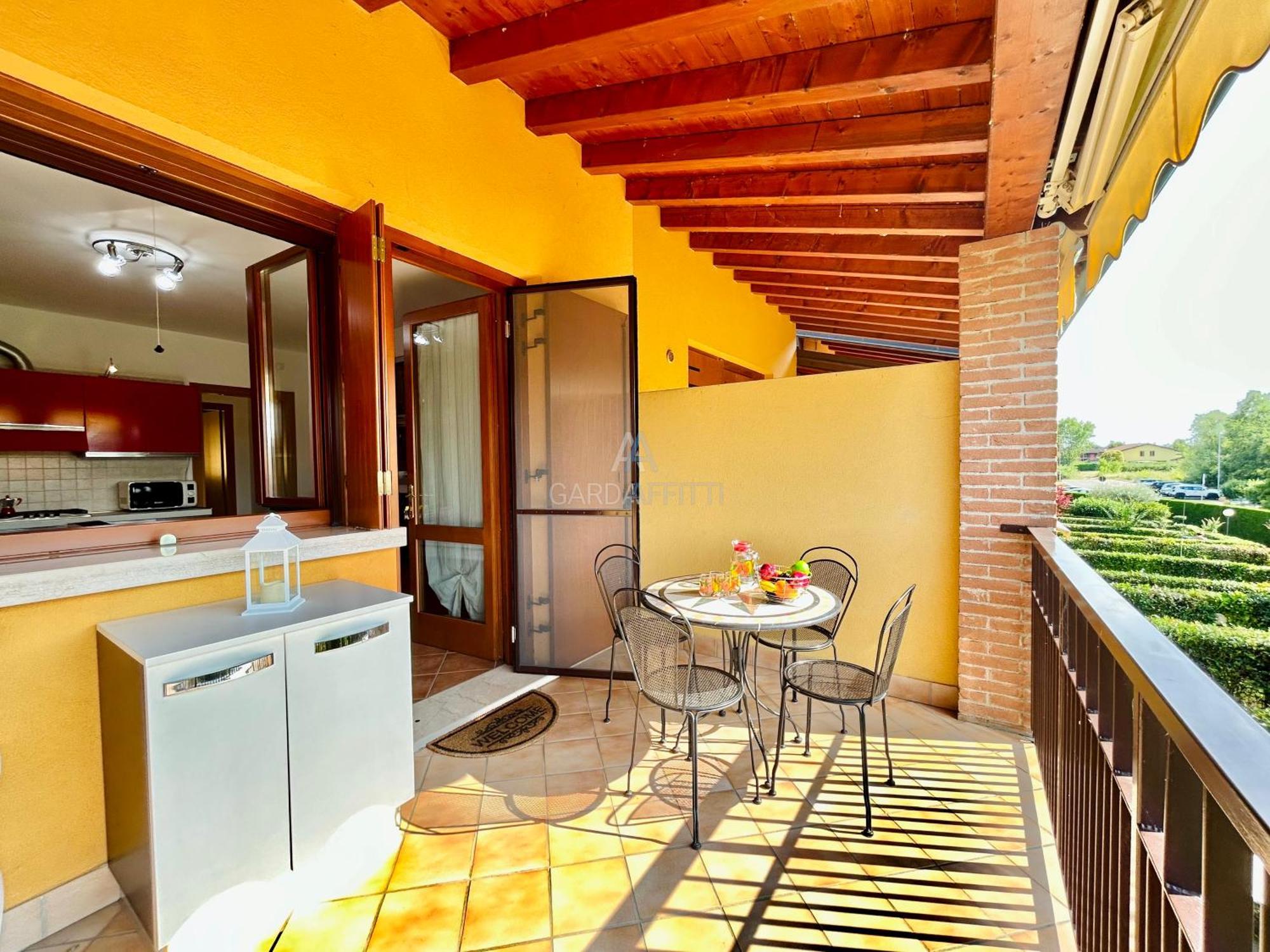 Artemide Apartment - A Soli 150M Dal Lago Di Garda Сірміоне Екстер'єр фото