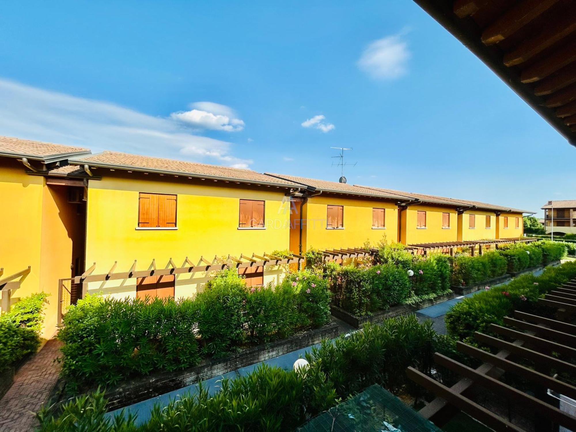 Artemide Apartment - A Soli 150M Dal Lago Di Garda Сірміоне Екстер'єр фото