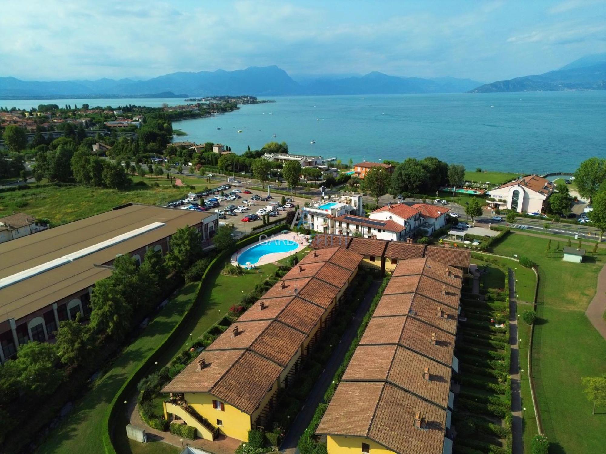 Artemide Apartment - A Soli 150M Dal Lago Di Garda Сірміоне Екстер'єр фото